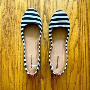 NWOT Mossimo Supply Co. Black & White Flats